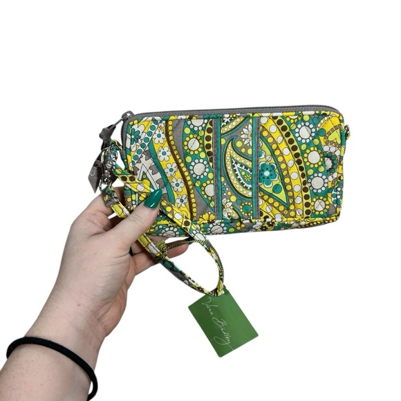 Vera Bradley Handbags - NWT Vera Bradley Lemon Parfait Paisley Print Cotton Wristlet